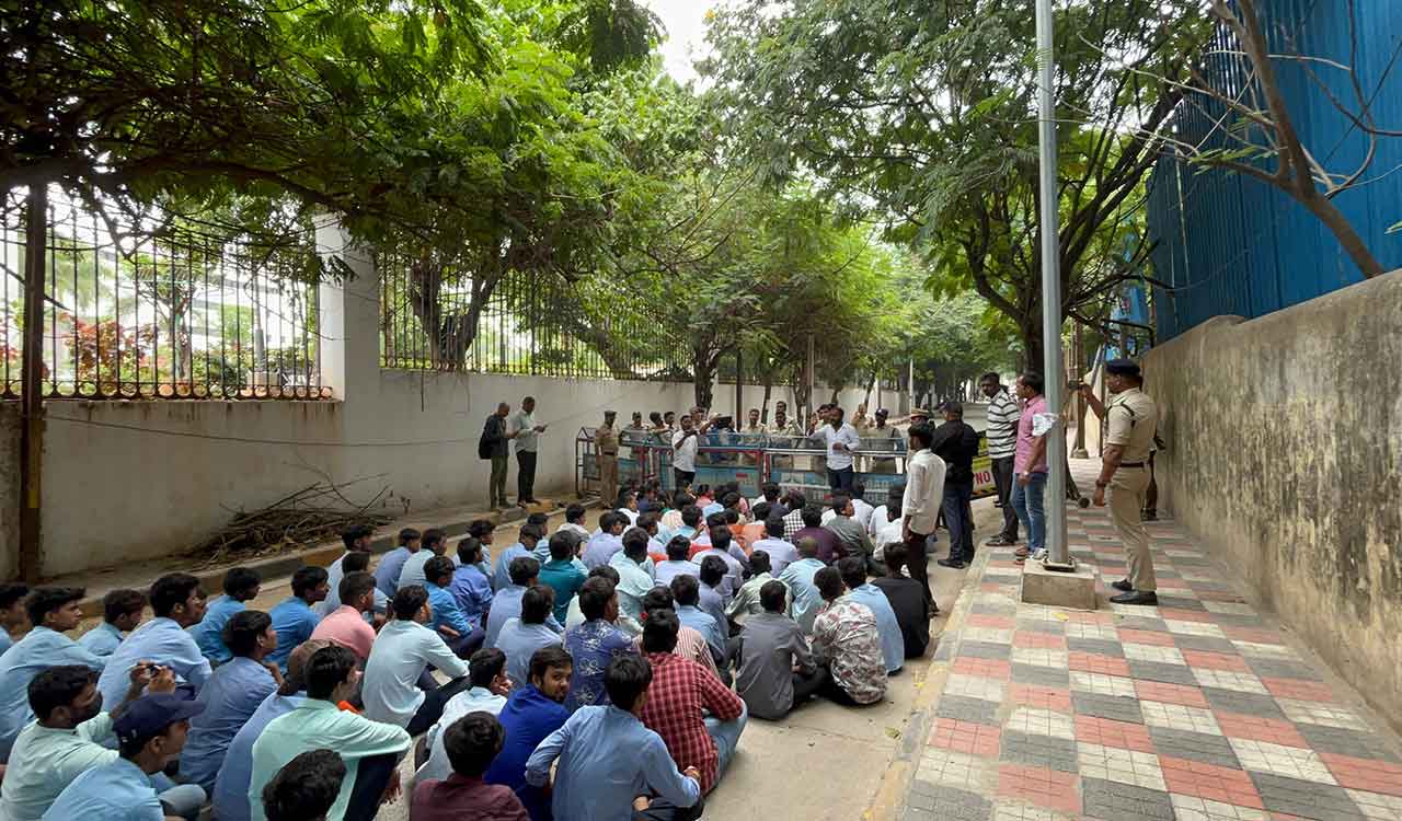 Hyderabad: ABVP condemns student bus pass fare hike
