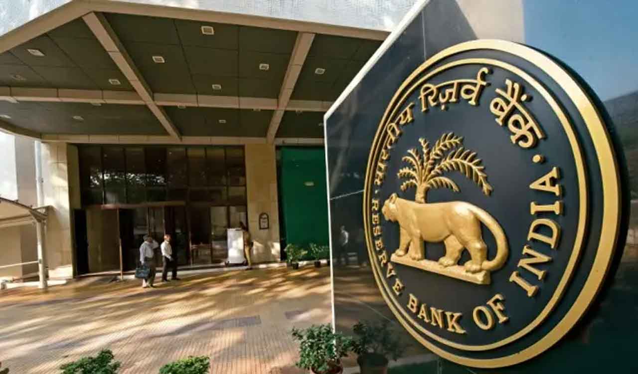 RBI cuts CRR by steep 1 per cent, to unlock Rs 2.5 lakh crore of bank funds