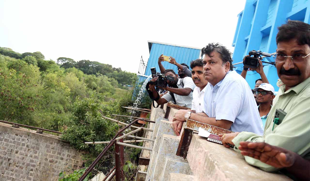 Telangana Irrigation Secretary says Manjeera dam not in danger, repair works to begin with Rs 6.5 crore