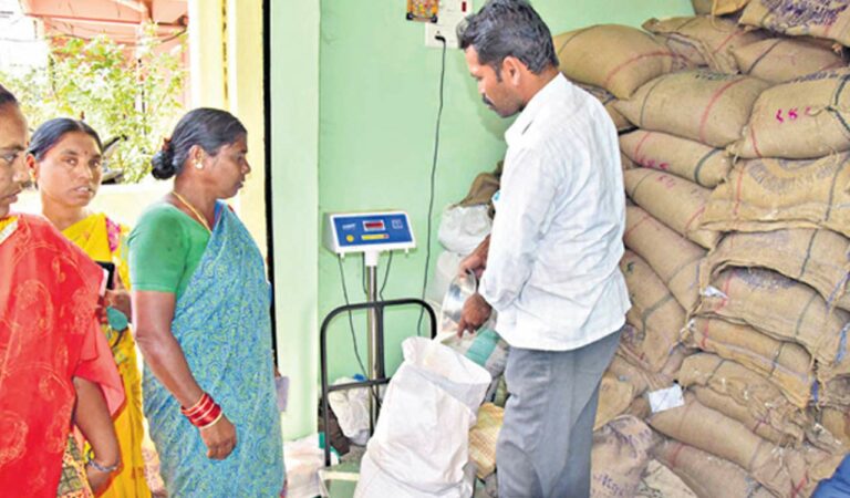 Change in e-POS system delays rice distribution, card holders face long wait