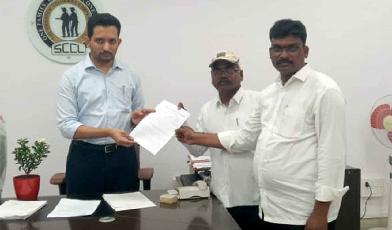 SCCWU gives strike notice on Singareni contract workers’ problems