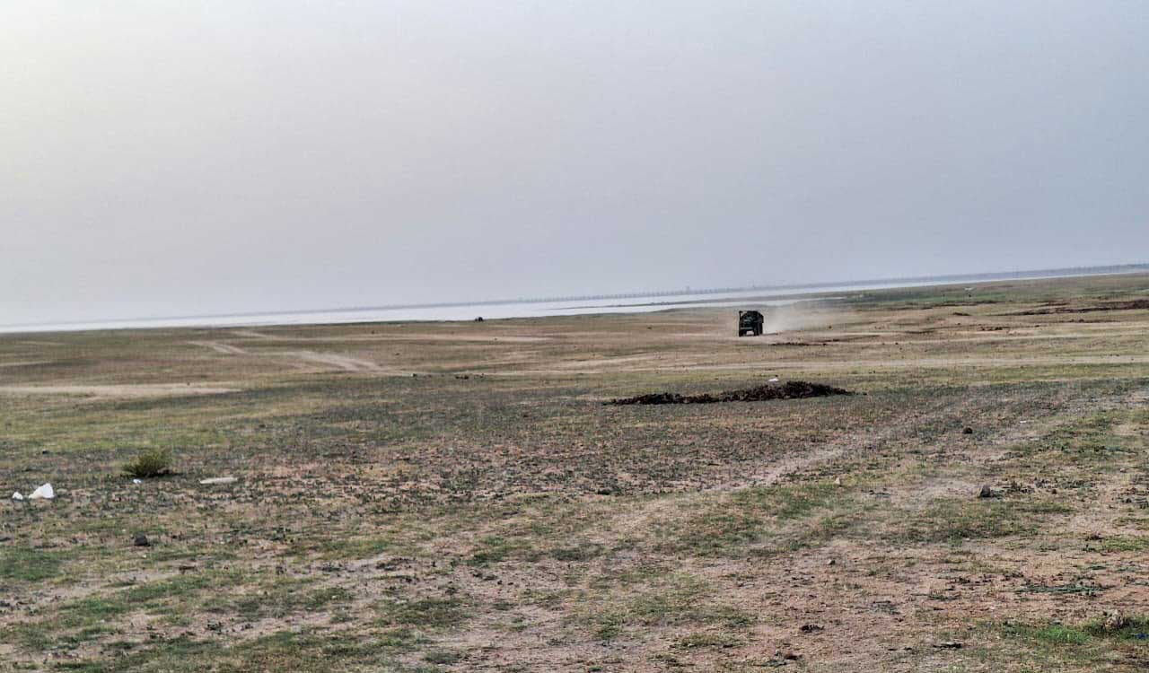 Upper Godavari stretches in Telangana turn bone dry amid weak monsoon