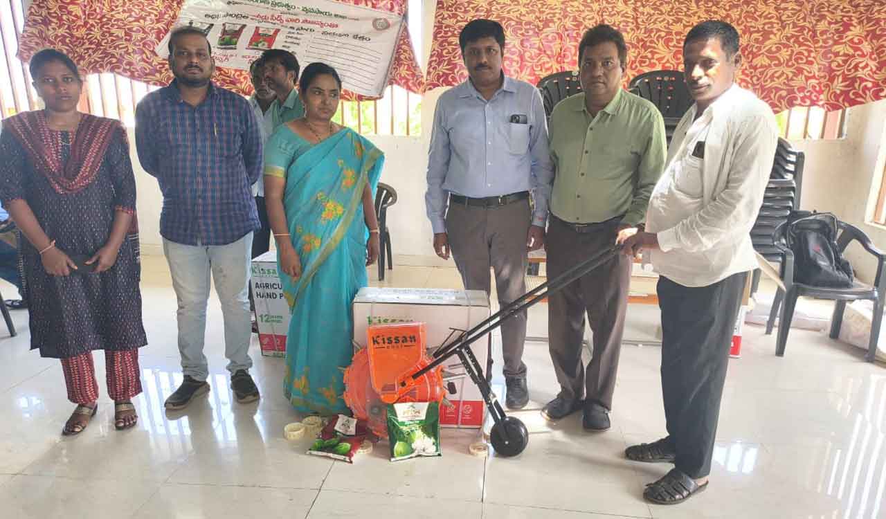 Siddipet: Focus on mechanisation in cotton cultivation under HDPS at Cheriyal training session