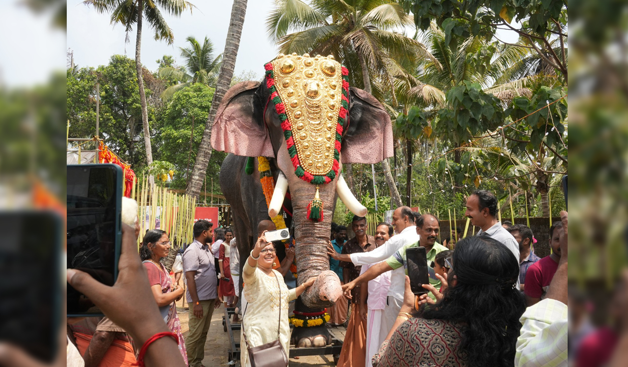 Sri Karibasava Swamy Matha’s elephant from Tumkur for Bonalu celebrations in Hyderabad