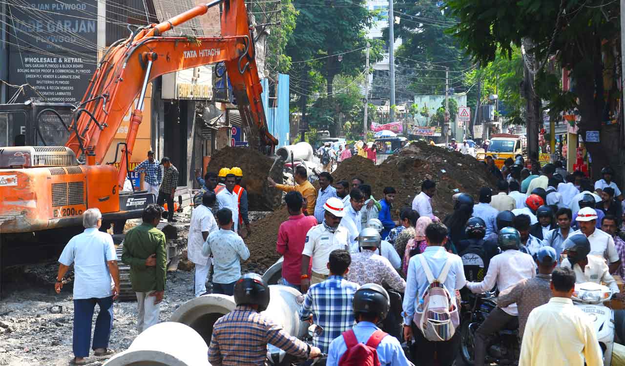 Traffic diversions at Malakpet extended till Monday morning amid ongoing drainage works