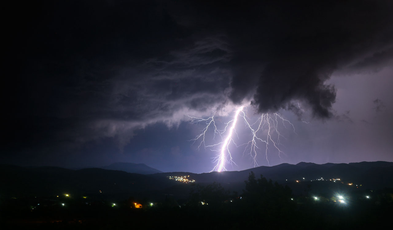 Uttar Pradesh: Lightning kill two in Gonda, compensation announced