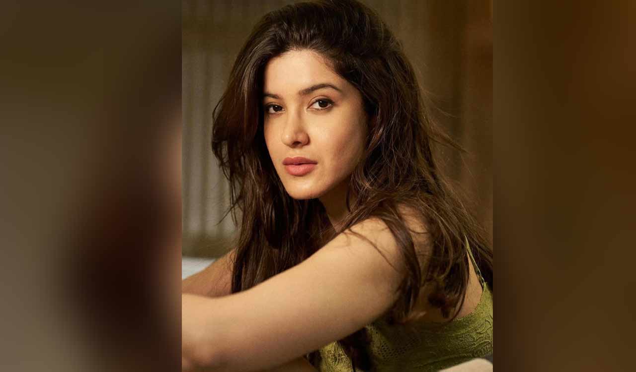 Shanaya Kapoor shares a glimpse from the first day of workshop for ‘Aankhon Ki Gustaakhiyan’