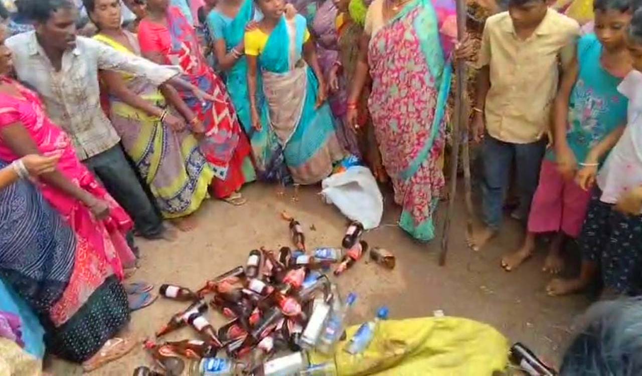Women shut down illegal liquor belt shops in Asifabad