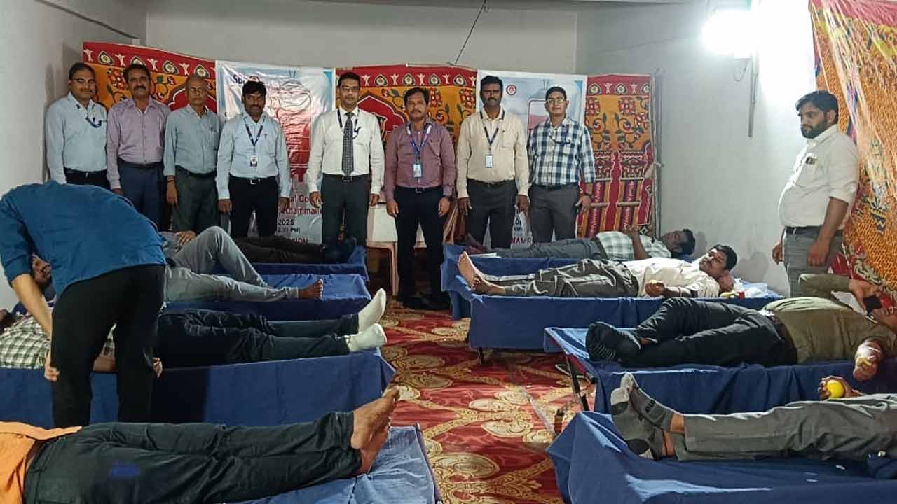 SBI organises mega blood donation camp in Khammam