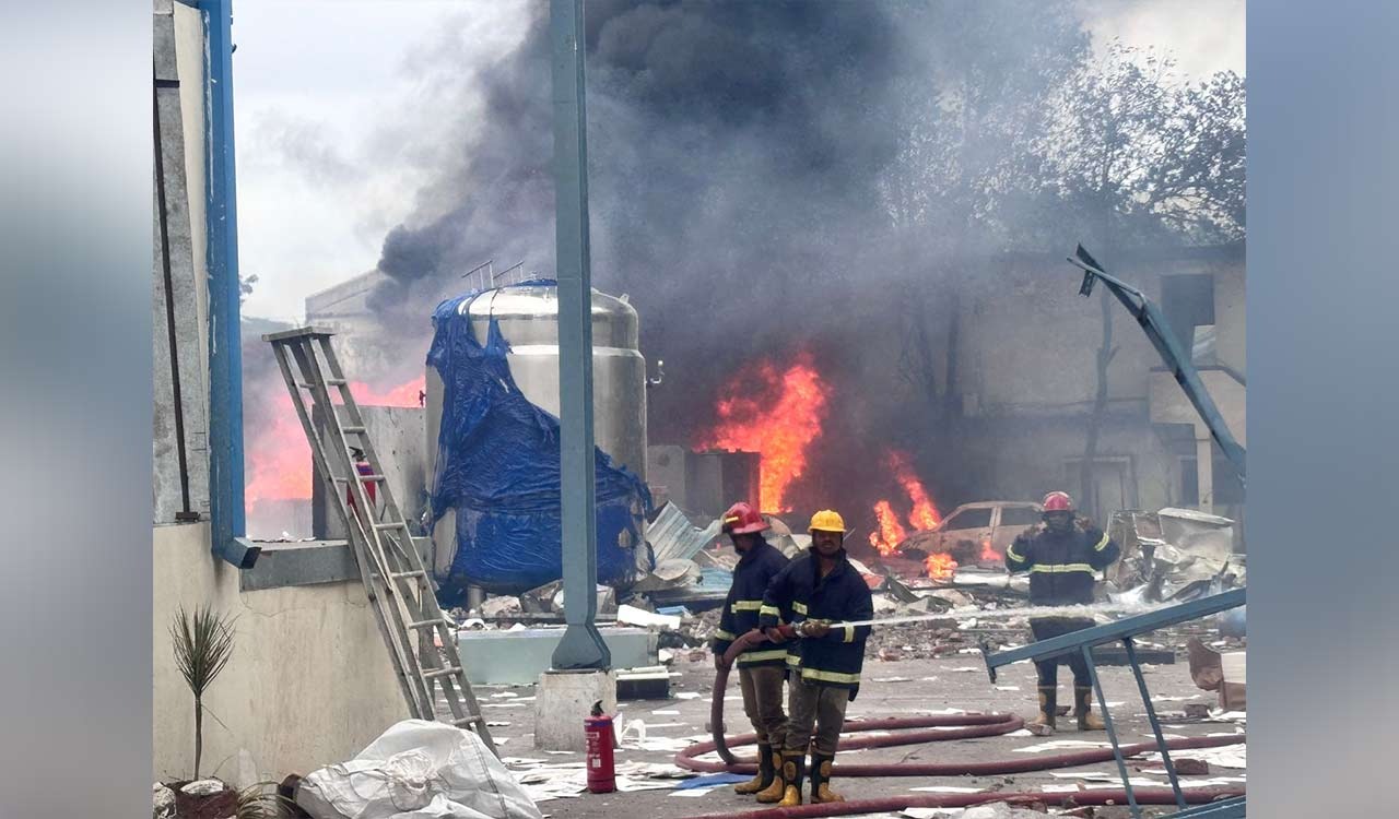 Massive explosion at chemical factory in Patancheru near Hyderabad; over 20 workers injured