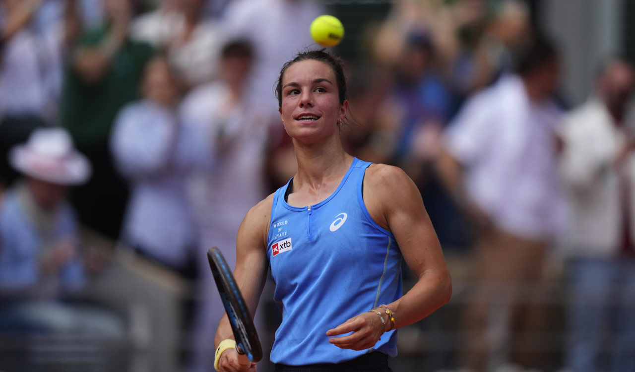French Open: Unseeded Frenchwoman Boisson stuns Pegula and joins No. 2 Gauff in the quarterfinals