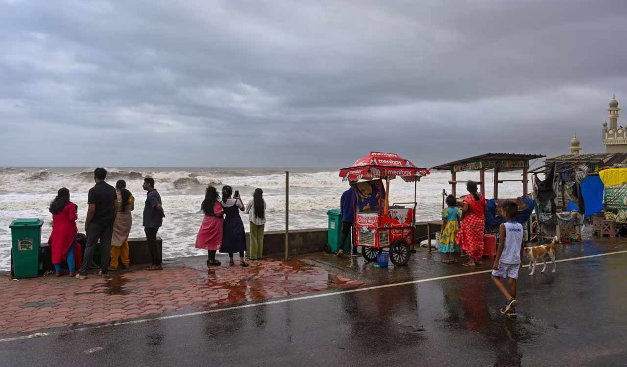 Monsoon rains intensify in Kerala; orange alert in 7 districts