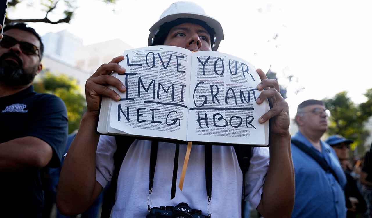 Over 20 detained on first night of curfew in Los Angeles; anti-immigration protests spread across US