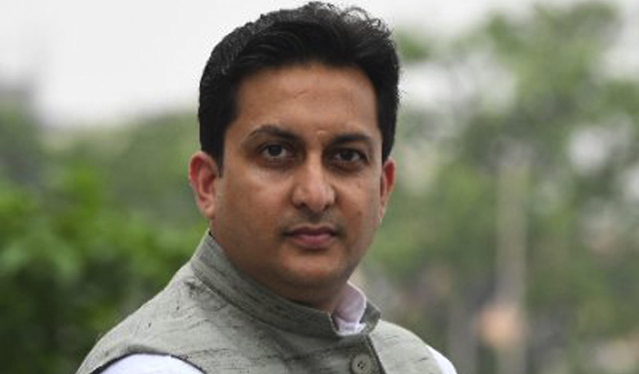 BJP’s Rituraj Sinha slams Tejashwi’s domicile promise, calls it ‘electoral drama’