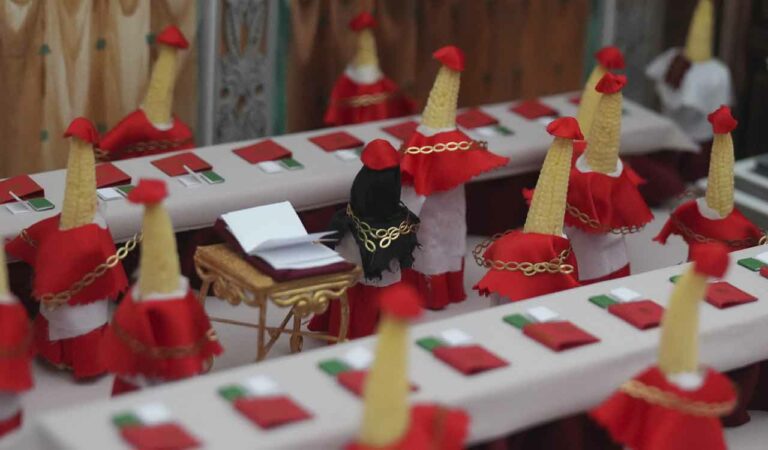 This quirky vegetable sculpture contest features squash Donald Trump, papal 'cornclave'