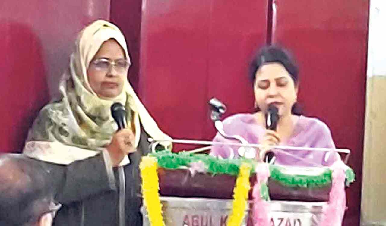 Saas-Bahu banter in Deccani dialect leaves audience in splits