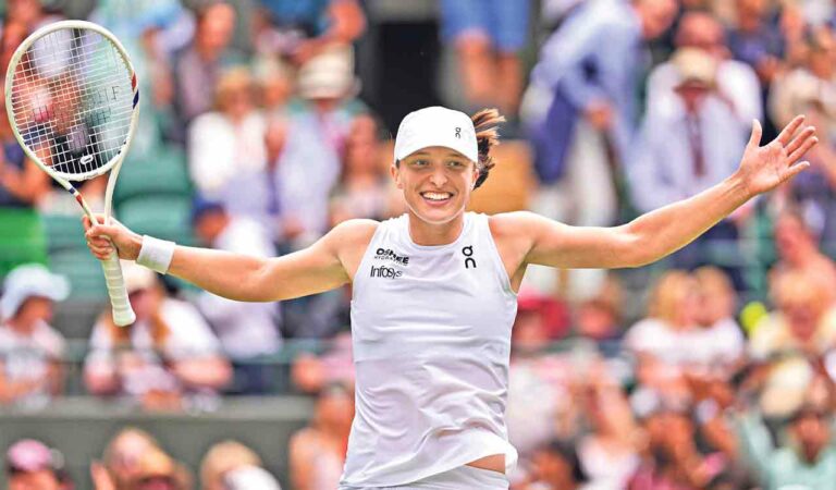 Swiatek enters her first Wimbledon Semi-Final, Wins 6-2, 7-5 against Samsonova in women's singles