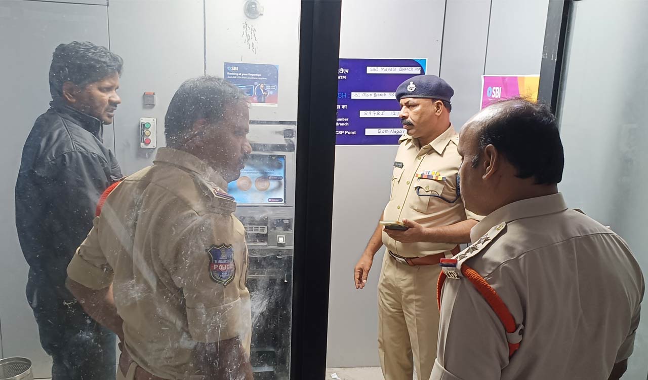 SBI ATM looted in Adilabad; police suspect interstate gang