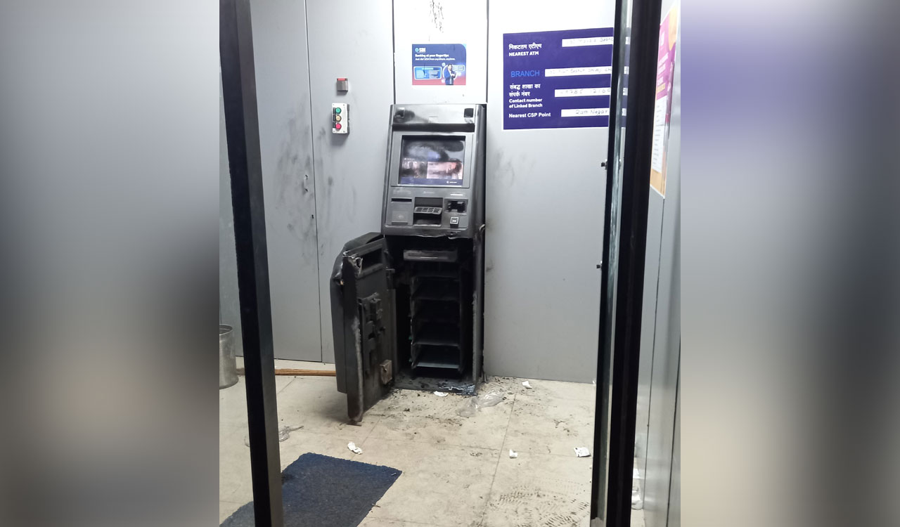 SBI ATM looted in Adilabad; police suspect interstate gang