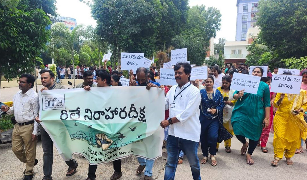 APR Pranav Antilia residents protest after Hydraa demolishes boundary