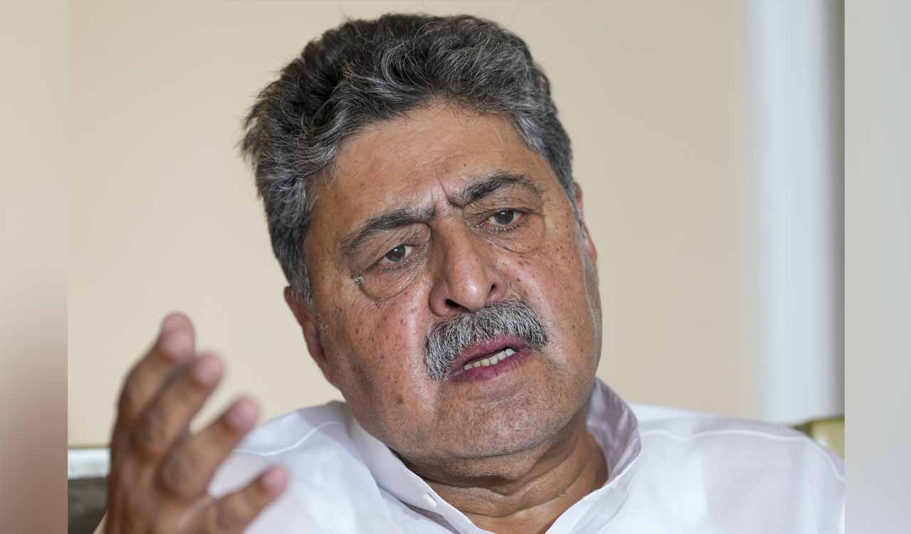 Hurriyat ‘non-functional’, Kashmiris must move on, find place for themselves within India: Bilal Lone