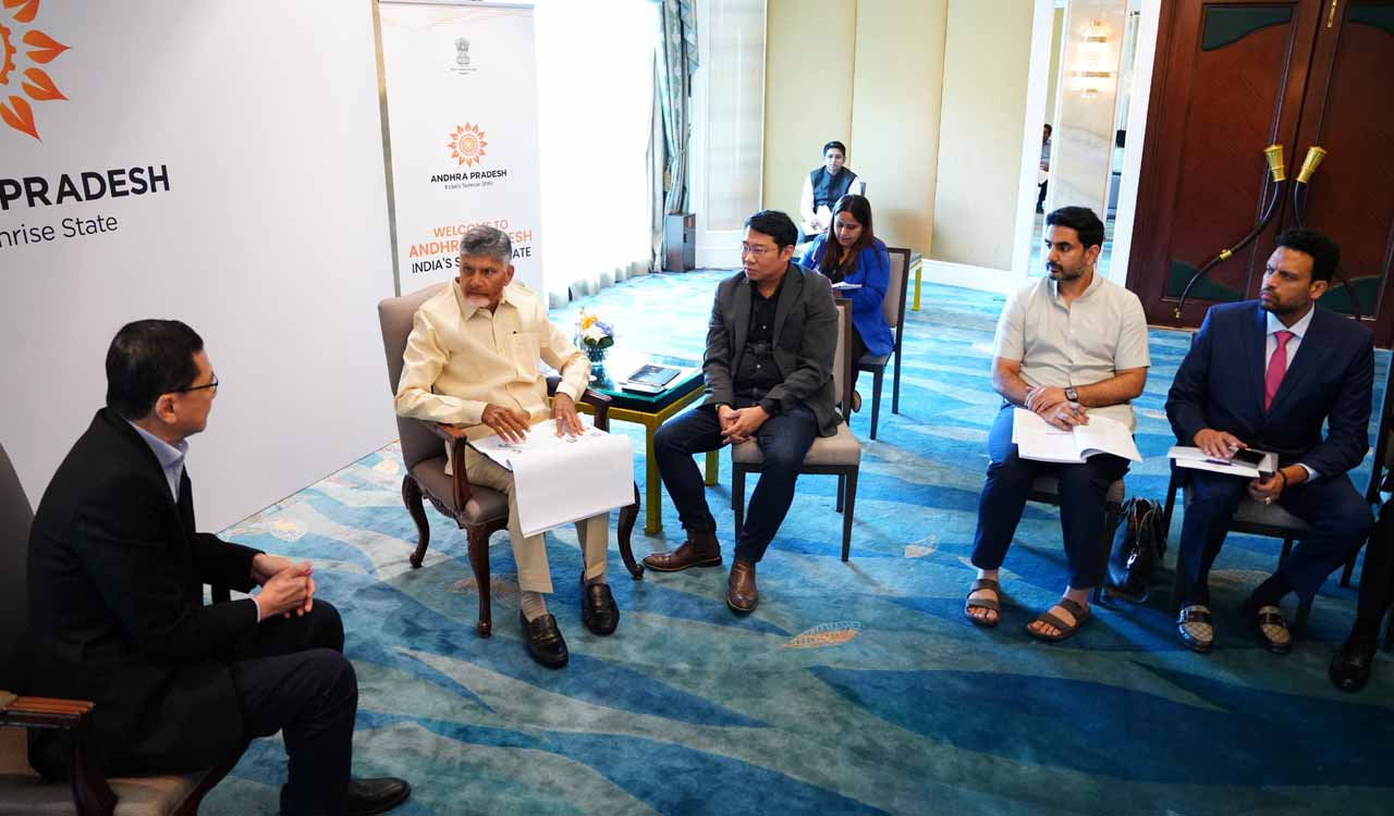 Andhra Pradesh CM Chandrababu Naidu seeks  to renew Singapore ties for Amaravati