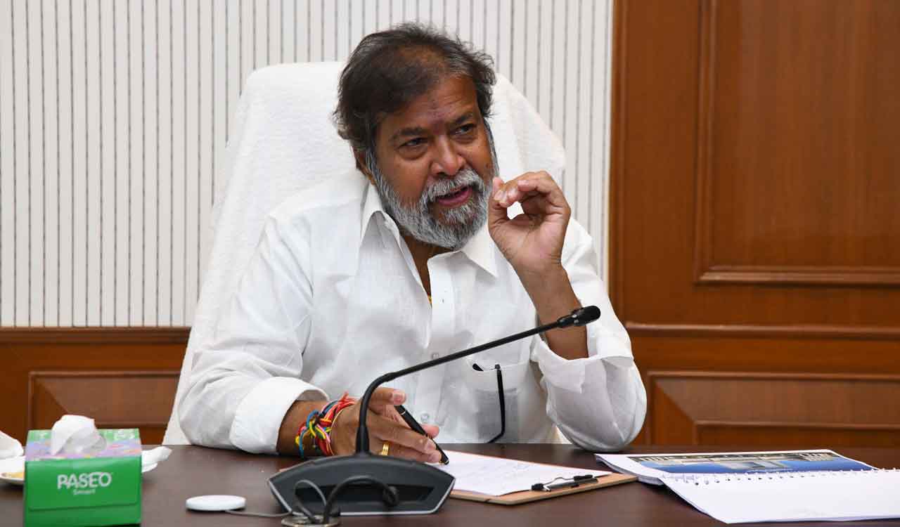 Telangana: Health Minister visits NIMS patients after toddy incident
