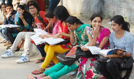Degree Students 453x267