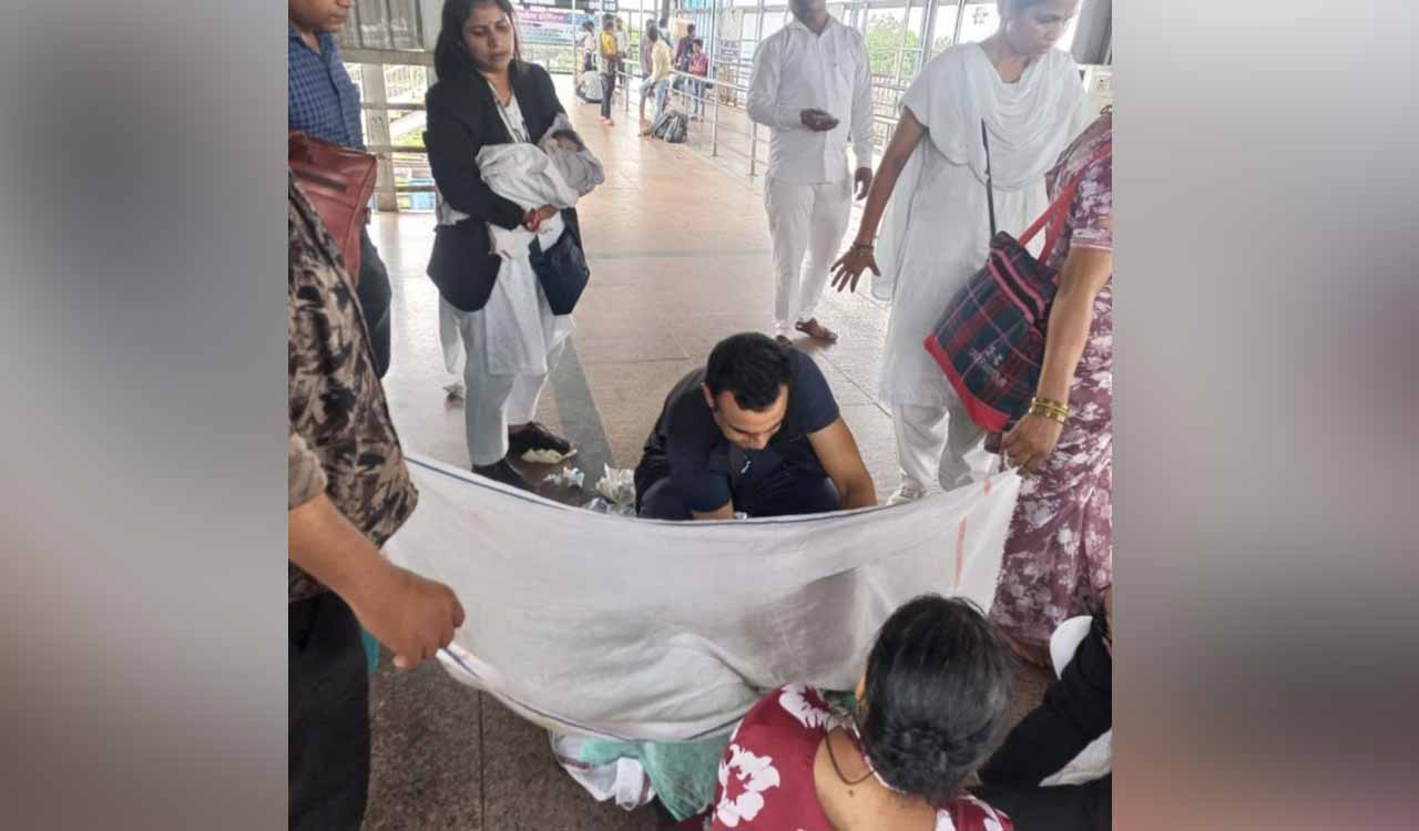Uttar Pradesh: Army doctor performs emergency delivery at railway platform with hair clip, pocket knife