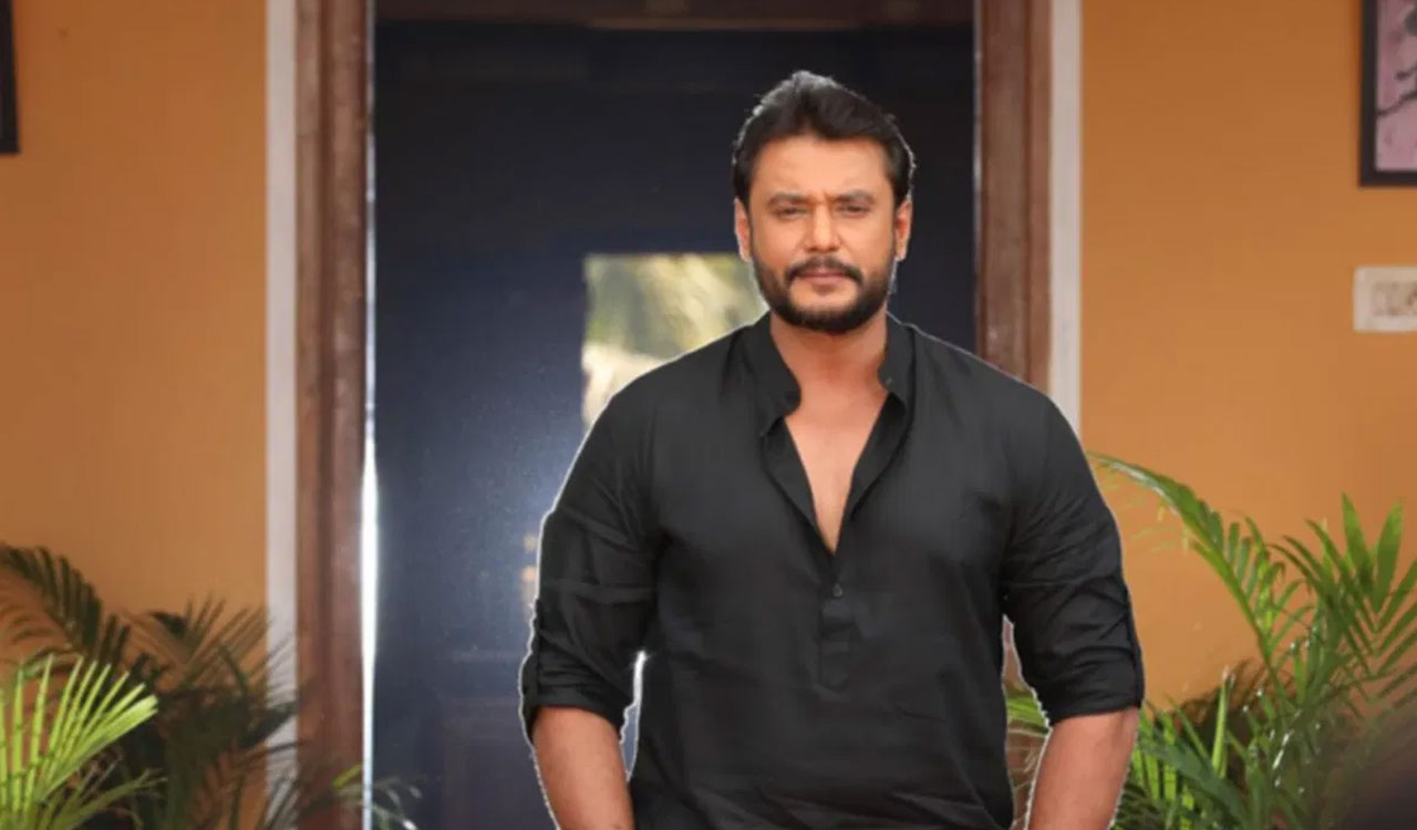 K’taka fan murder case: Actor Darshan returns to Bengaluru, CISF cover sparks controversy