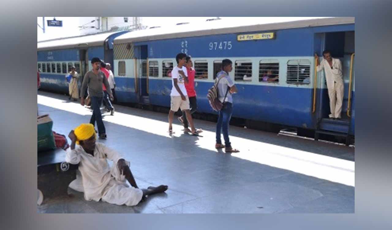 Madhya Pradesh: 14-year-old girl found unconscious with multiple wounds in moving train