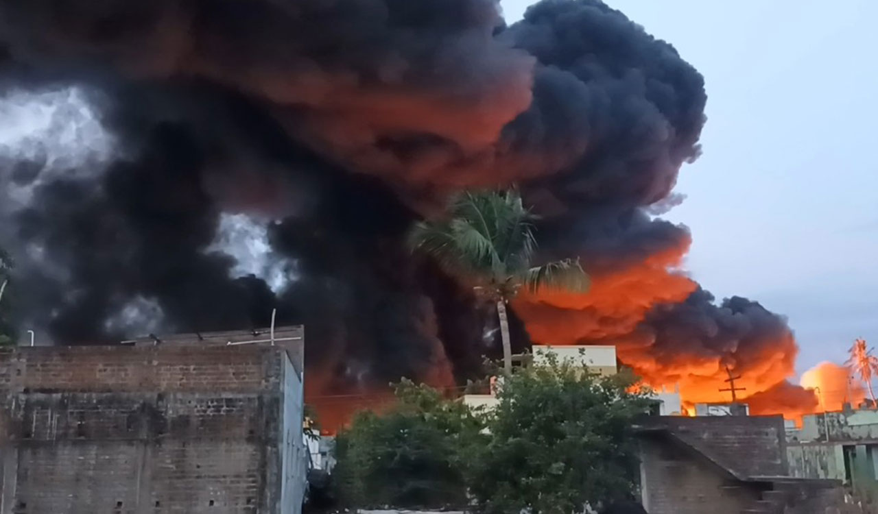 Massive train fire in Tamil Nadu sparks evacuation; Chennai rail traffic disrupted