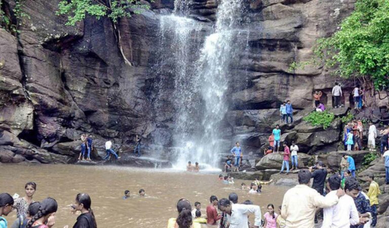 Gourigundala waterfalls