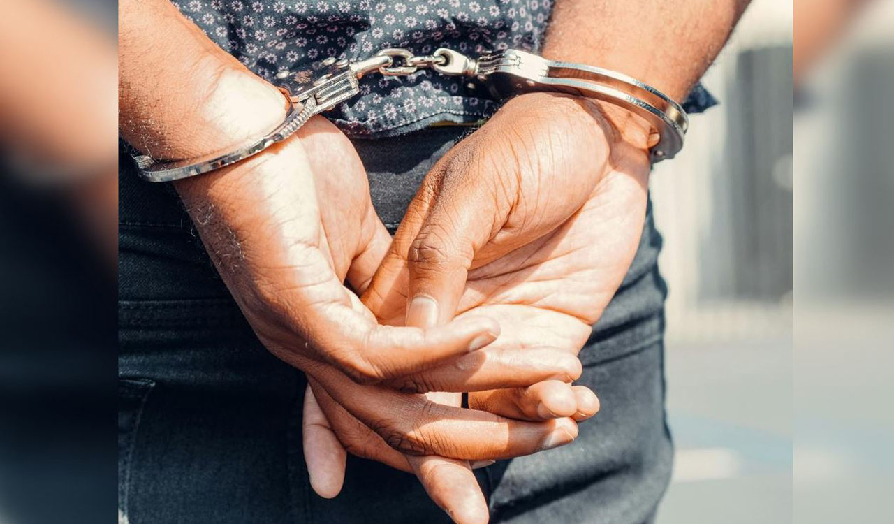 Hyderabad techie held for drug peddling