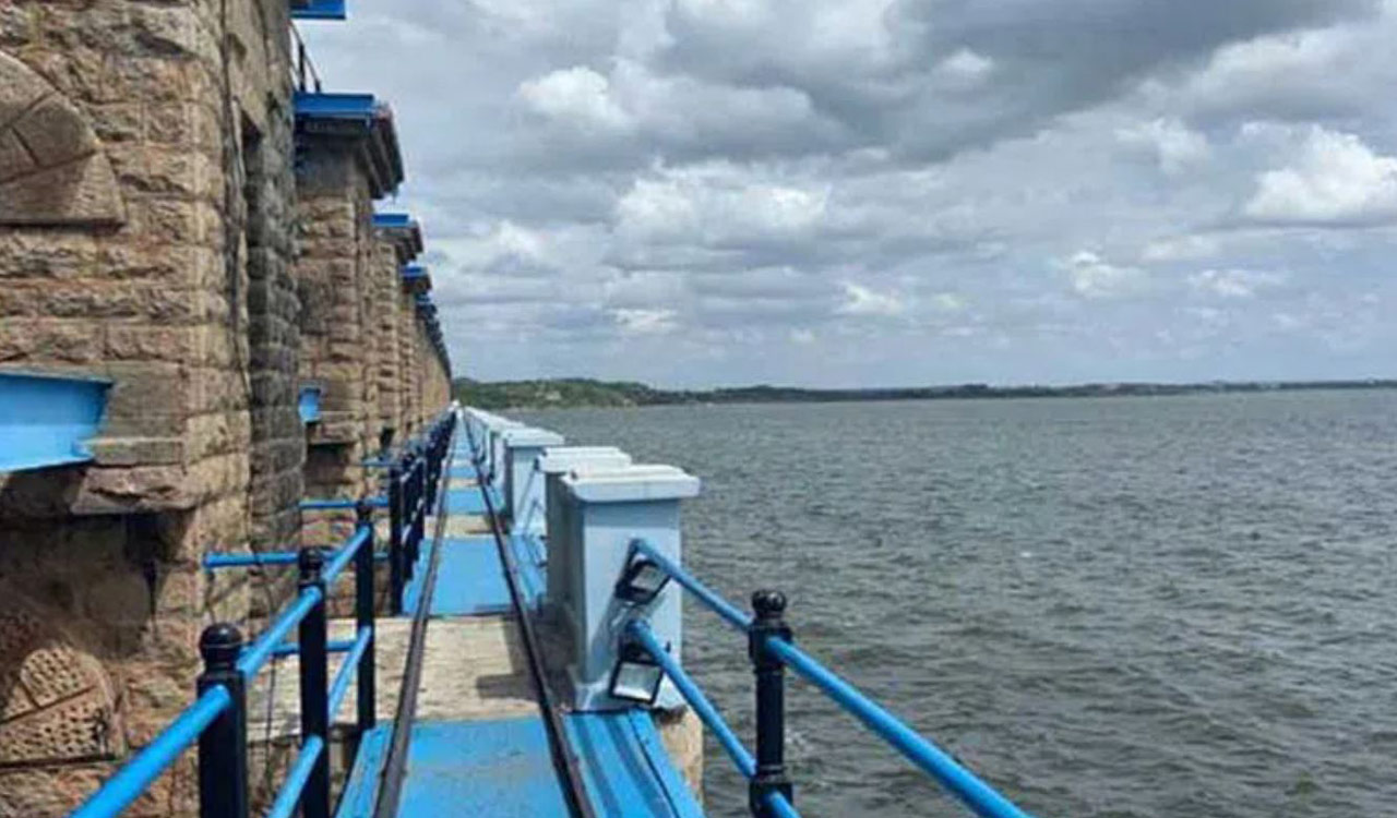 Hyderabad’s twin reservoirs, Hussain Sagar see decline in inflow after heavy rains