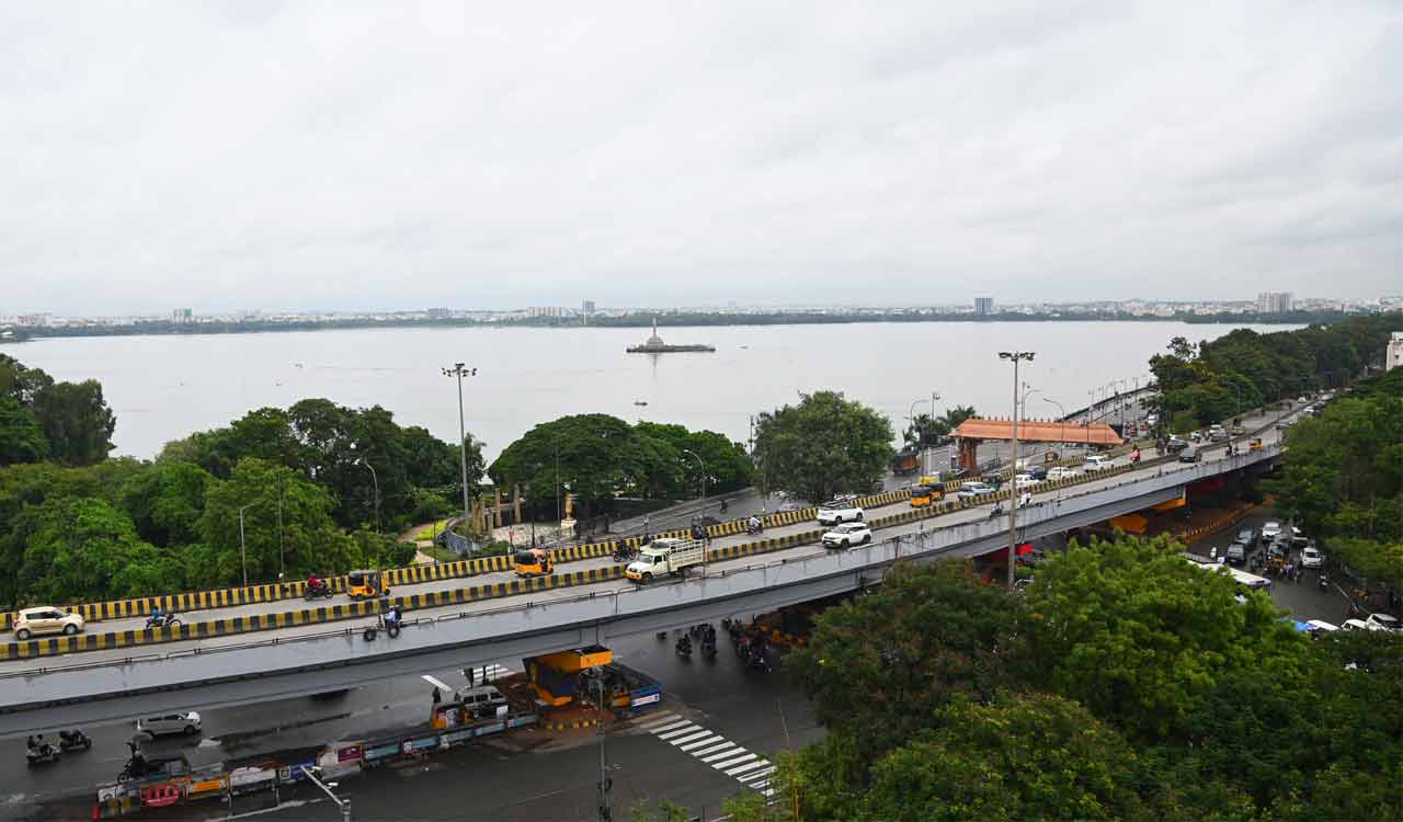 Hussain Sagar in Hyderabad swells, receives inflows of 1,181 cusecs