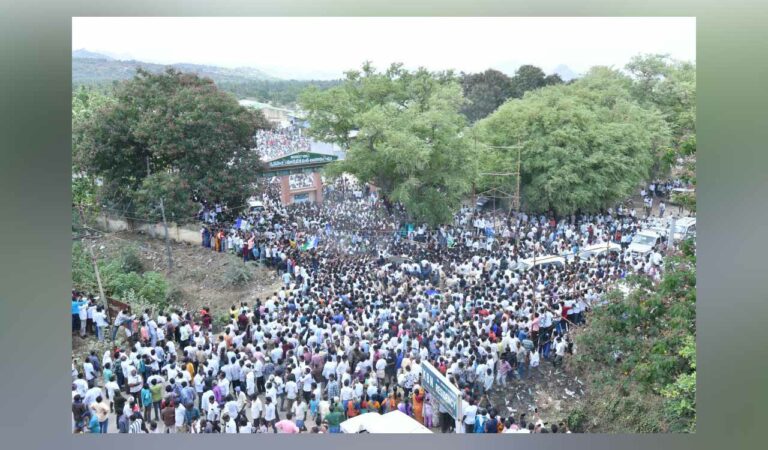 Andhra Pradesh: Tension during Jagan's visit to Chittoor district