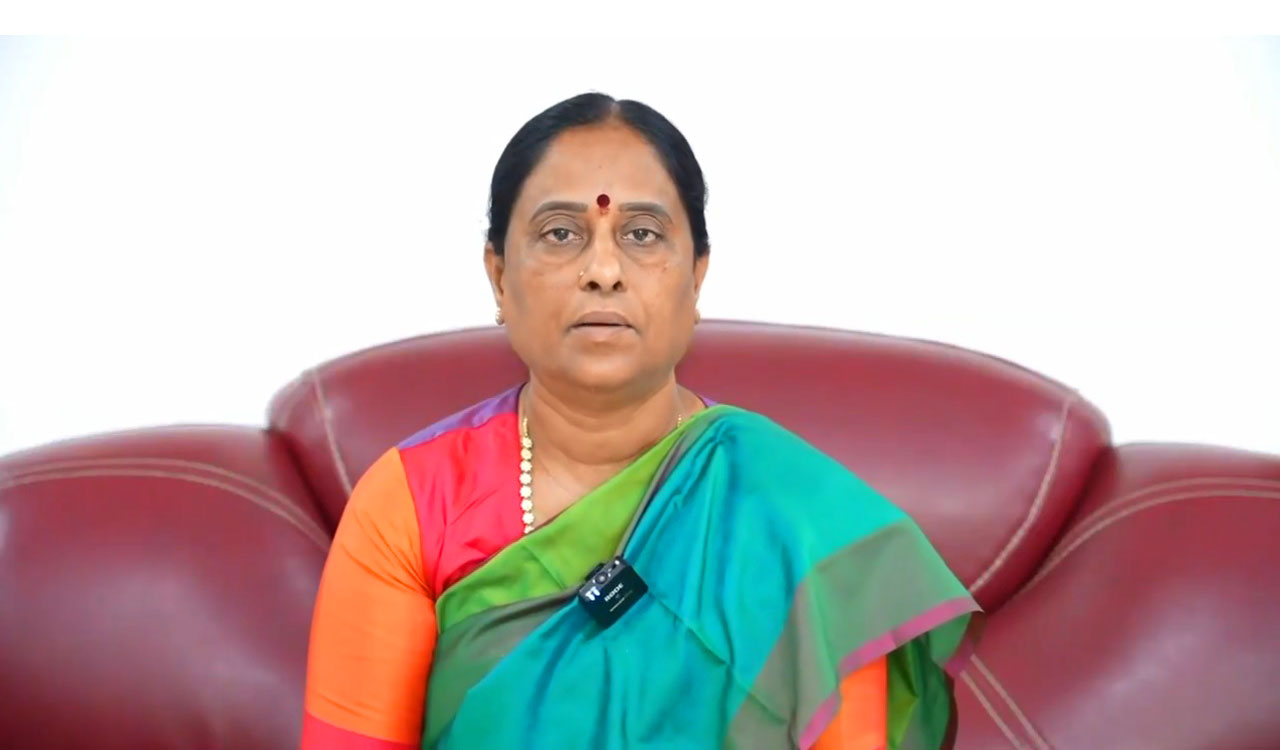 Konda couple meets Natarajan, submit 16-page complaint on Telangana Congress affairs