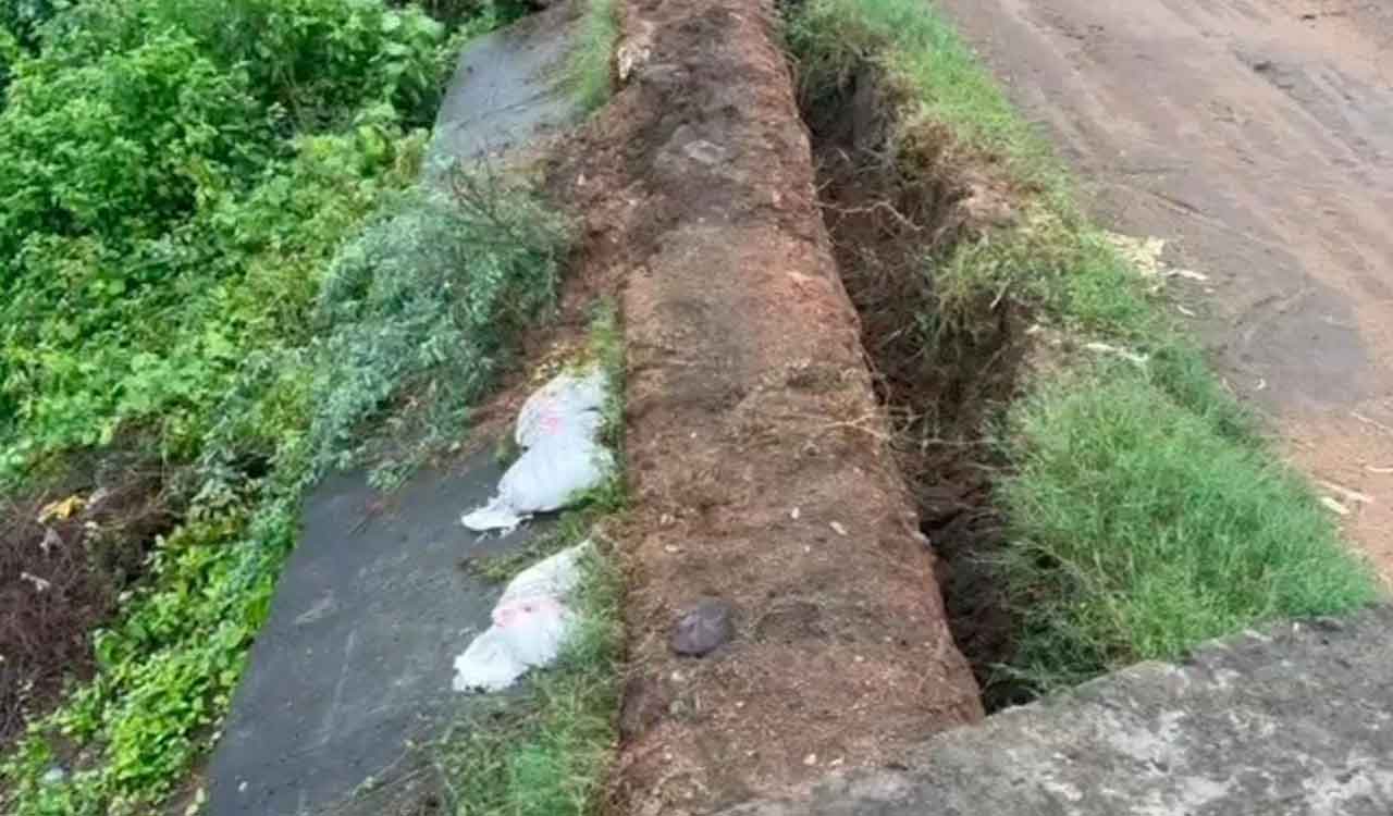 Embankment damage exposes Bhadrachalam to potential Godavari floods