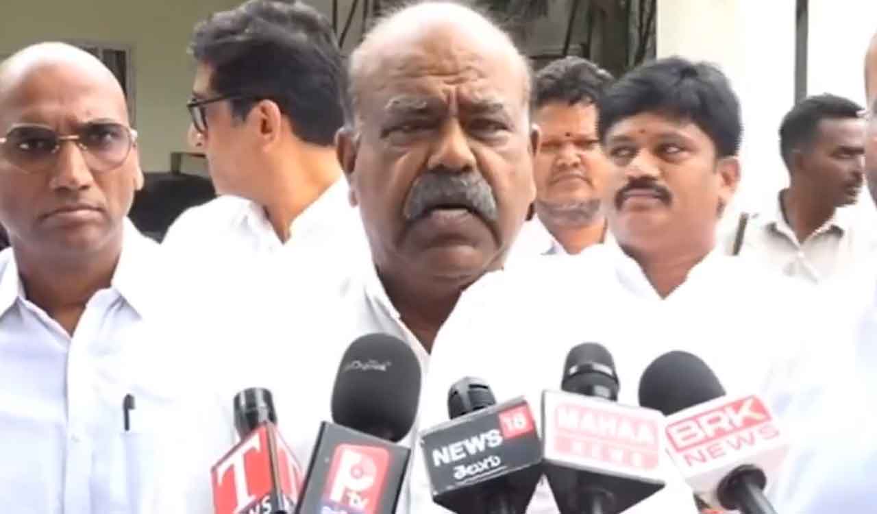BRS leaders lodge complaint over death threats to MLC Shambhipur Raju, demand action