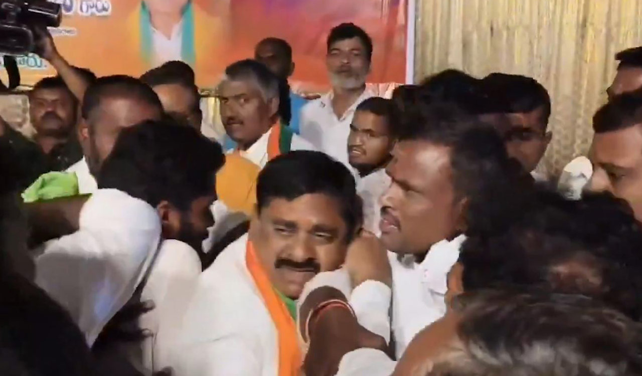 Internal BJP rift erupts during Telangana chief’s Mahabubnagar visit