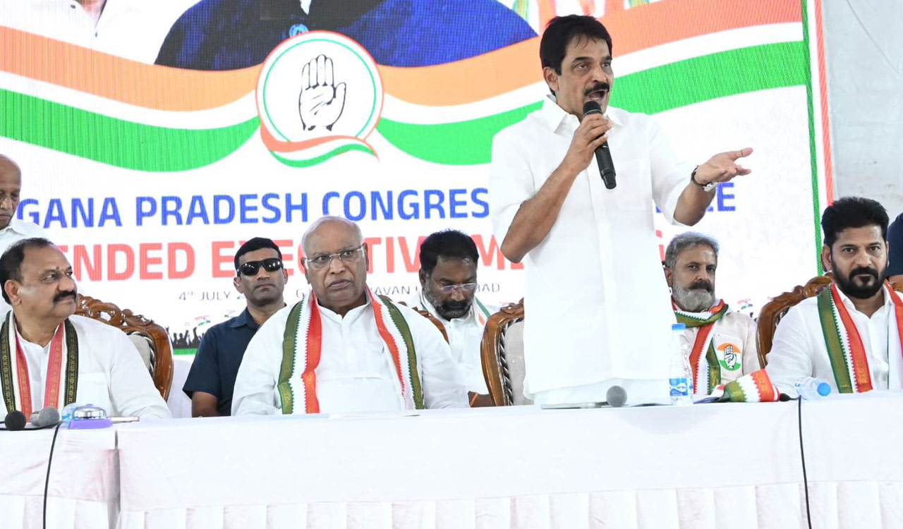 Congress high command takes serious view of internal group politics in Telangana unit