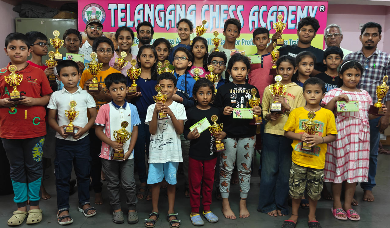 Paarav, Anshika emerge champions at TCA chess tournament