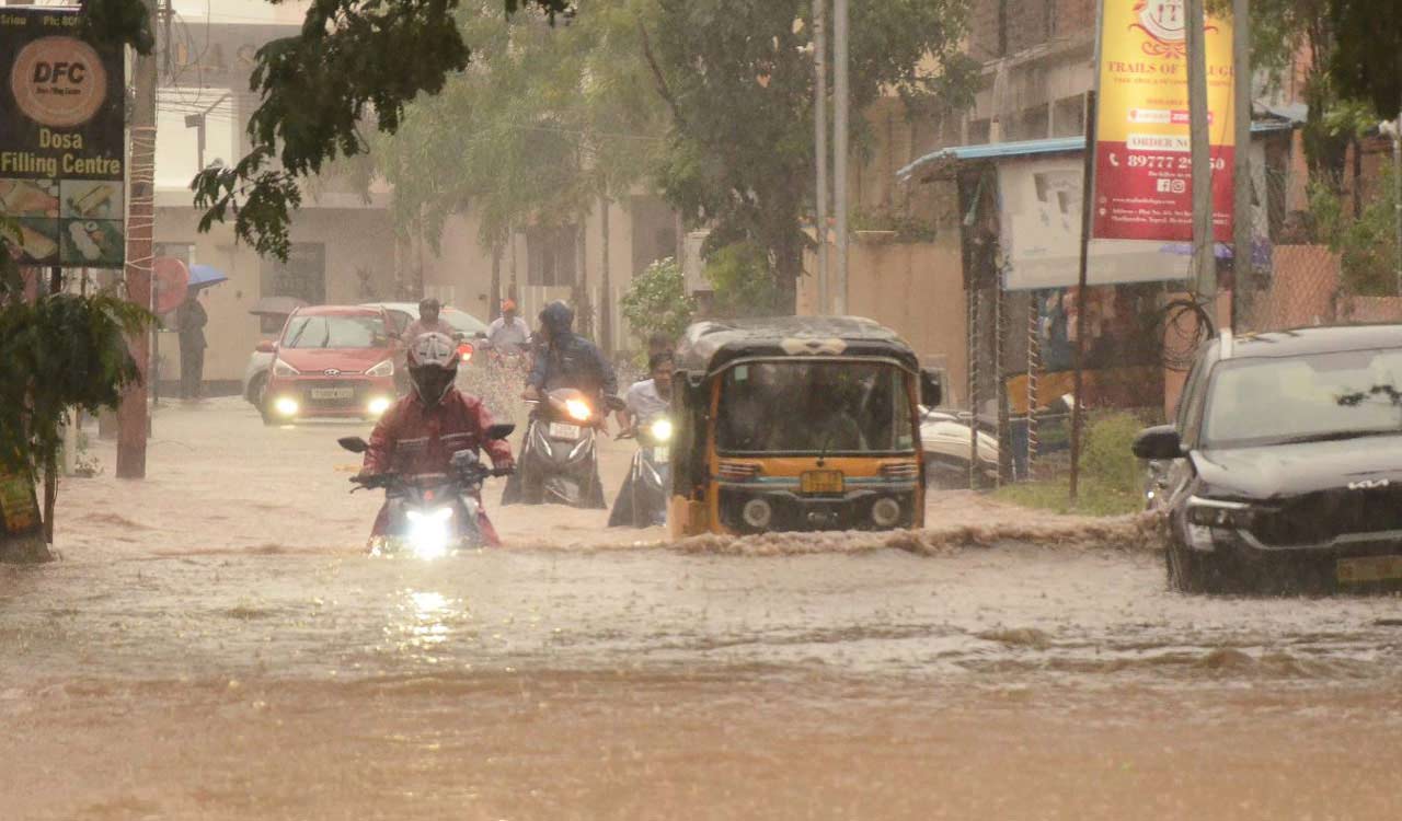 Telangana deluged: Heavy rains lash State for the second day