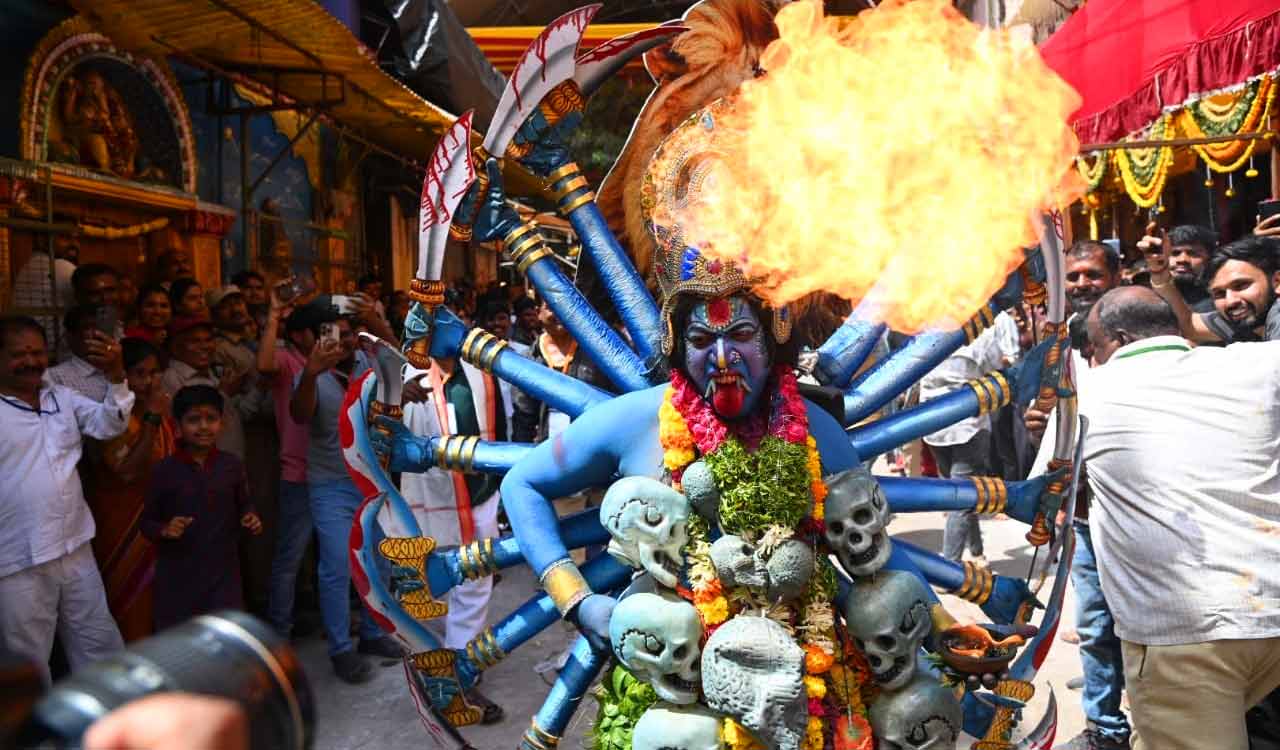 Rangam ritual at Ujjaini Mahankali: Oracle predicts good rainfall for Telangana, warns of new potential pandemic