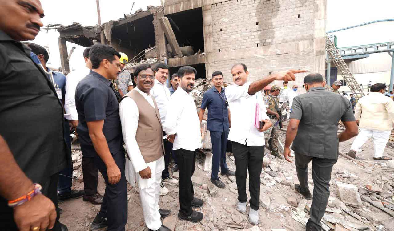 CM announces Rs.1 crore ex gratia, orders detailed probe into Pashamylaram reactor blast