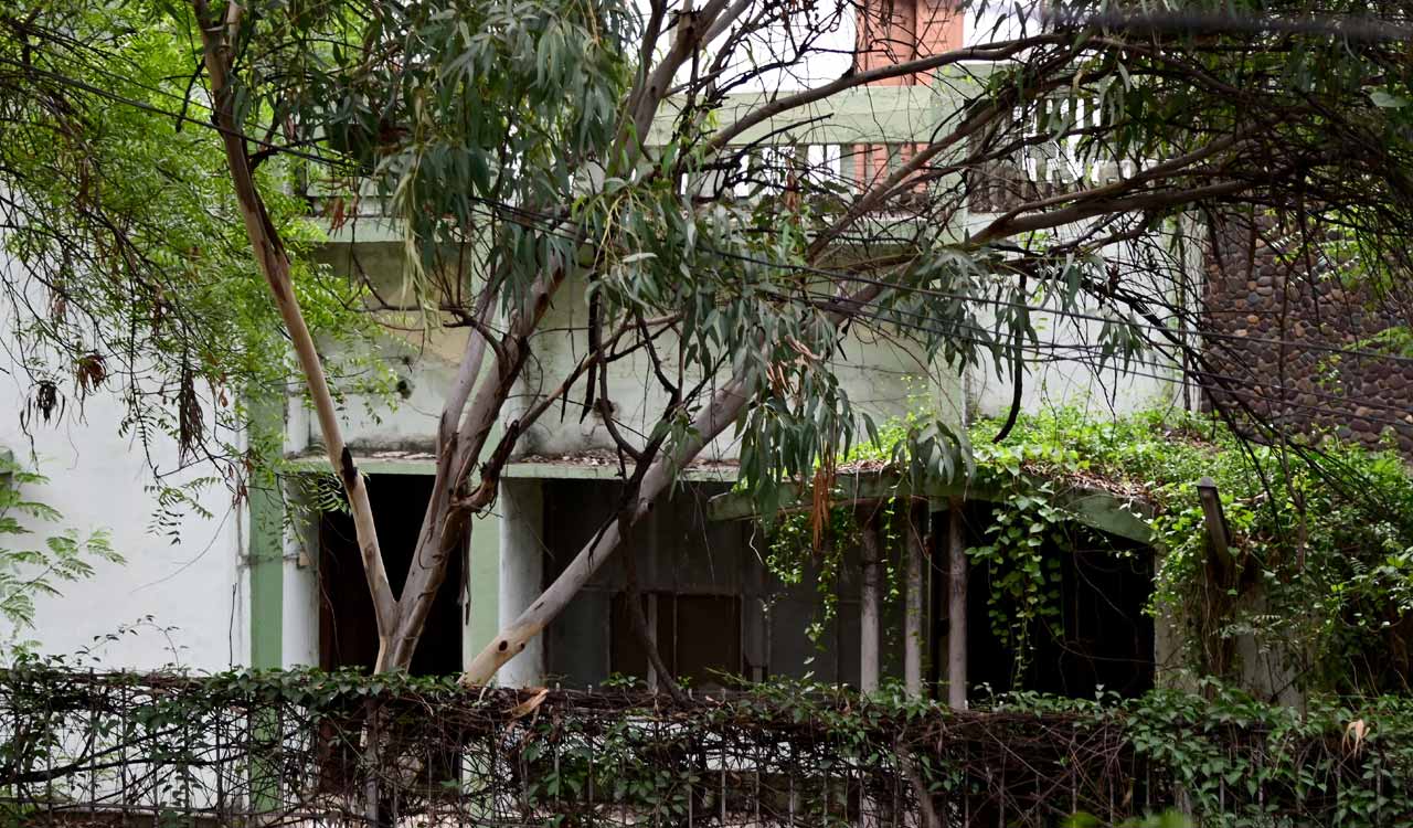 Hyderabad: Luxurious government residential bungalow in prime SR Nagar turns into a house for anti-social elements