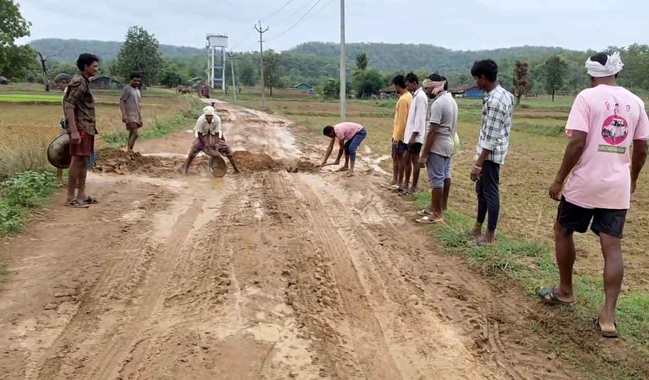 Tribal villagers in Minister Seethakka’s district build their own road after official apathy