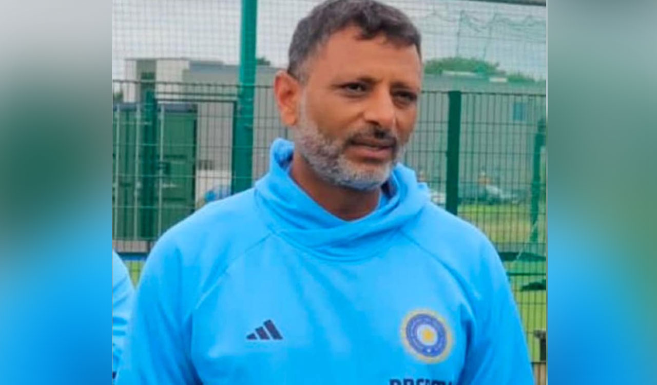 Pant will bat on final day, says Sitanshu Kotak