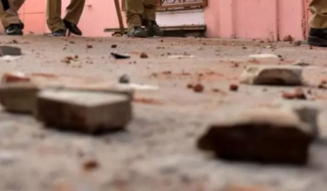 Telangana: Tension prevails as locals, forest officials pelt stones at each other in Adilabad